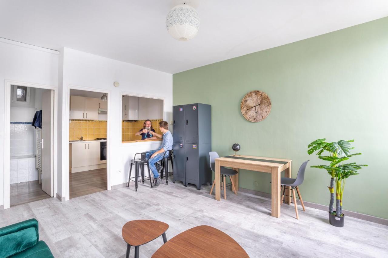 Hostel Ambassade Bretonne Vieux-Port Марсель Экстерьер фото