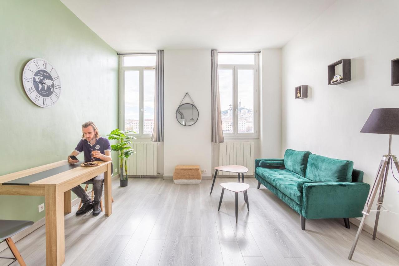 Hostel Ambassade Bretonne Vieux-Port Марсель Экстерьер фото